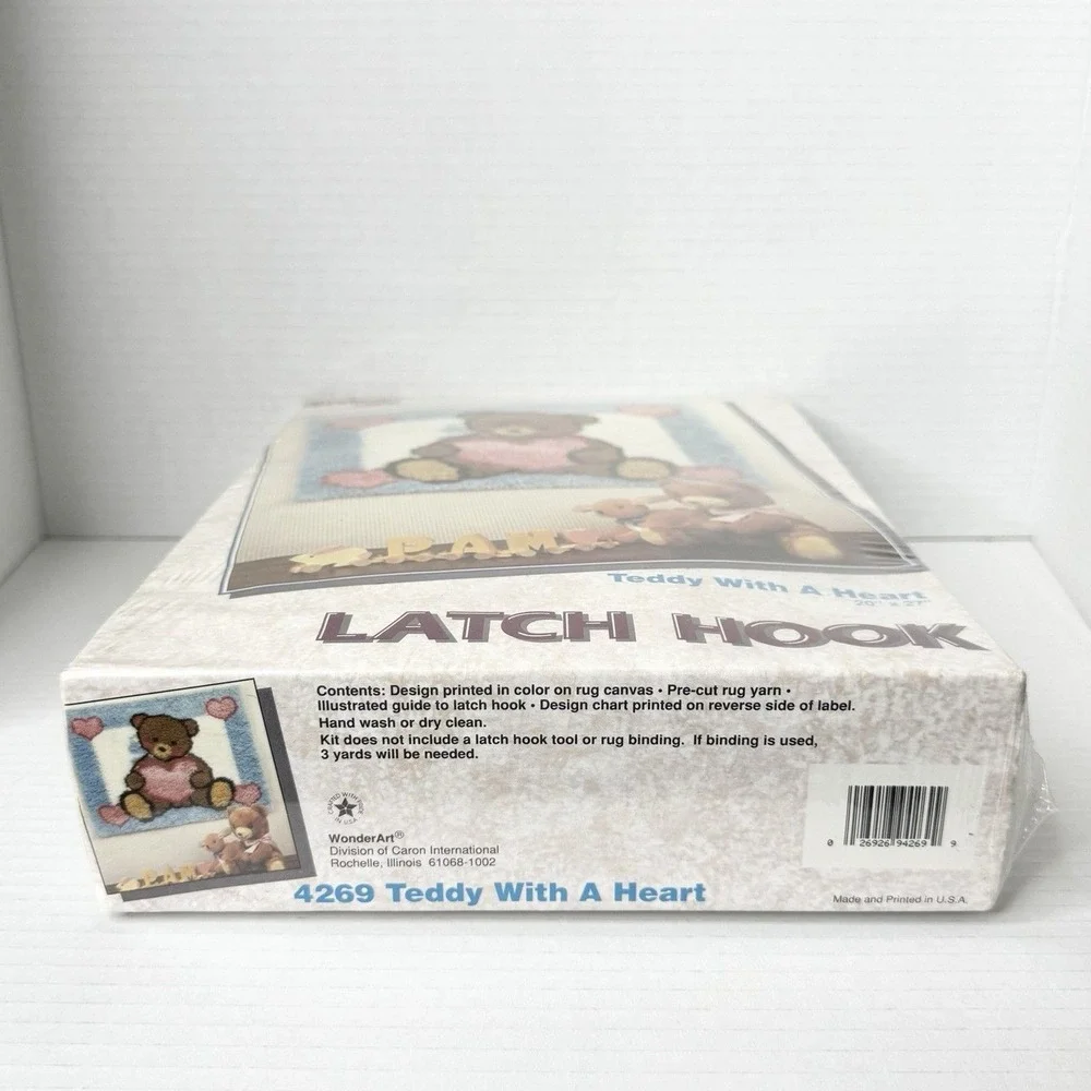 Vintage Caron WonderArt Latch Hook Rug Kit Teddy Bear with Heart 20